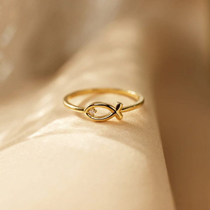 925 Sterling Silver Just Keep Swimming Fish Ring - Trendy jewelry in Gold for Women | The802Gypsy