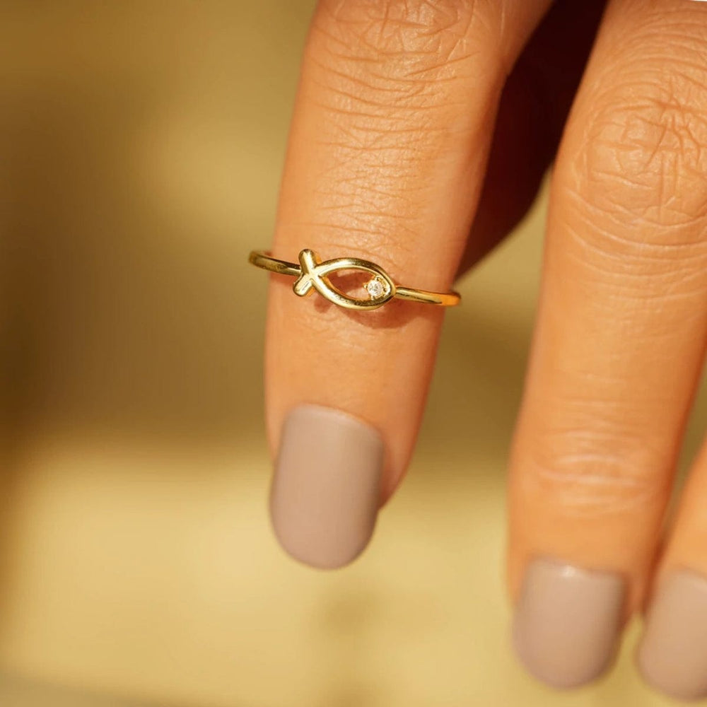 925 Sterling Silver Just Keep Swimming Fish Ring - Trendy jewelry in Gold for Women | The802Gypsy