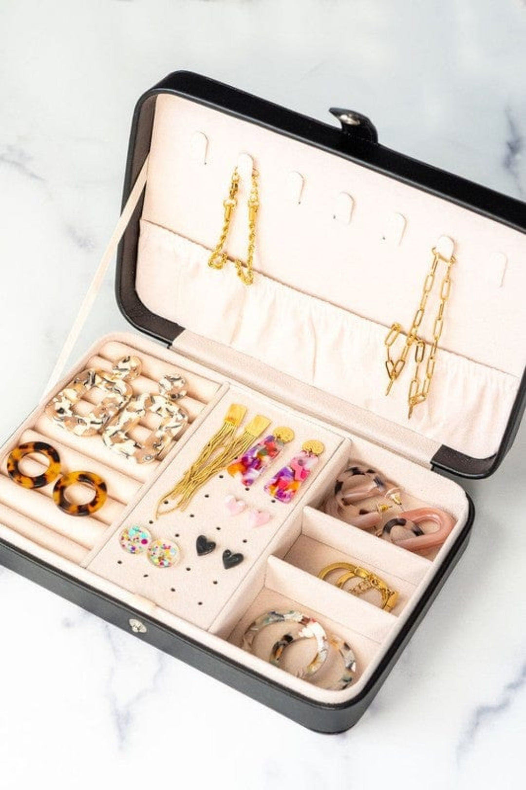 Jewelry Travel Case – Stylish & Organized for Your Precious Accessories - Trendy ACCESSORIES/JEWELRY CASE in Black for Women | The802Gypsy