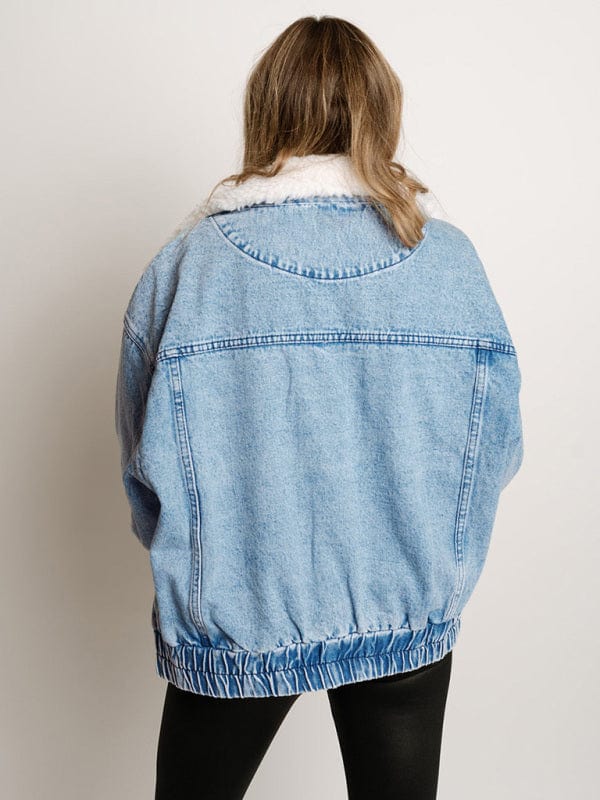 Loose Fur Collar Denim Jacket - Trendy coats and jackets/Denim Jacket in Medium Denim for Women | The802Gypsy