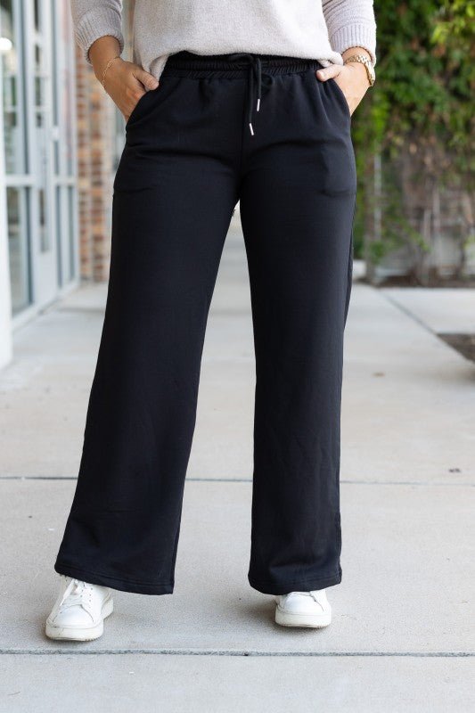 The Jenna - Comfy Wide Leg Fleece pants - Trendy Bottoms in Black for Women | The802Gypsy