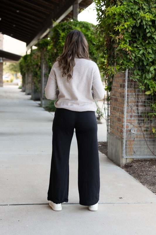 The Jenna - Comfy Wide Leg Fleece pants - Trendy Bottoms in Black for Women | The802Gypsy