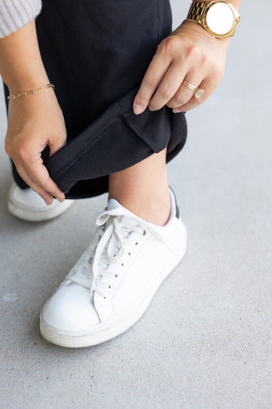 The Jenna - Comfy Wide Leg Fleece pants - Trendy Bottoms in Black for Women | The802Gypsy