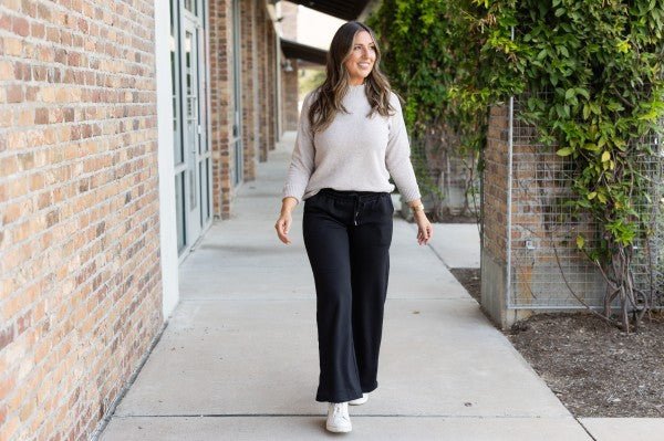 The Jenna - Comfy Wide Leg Fleece pants - Trendy Bottoms in Black for Women | The802Gypsy